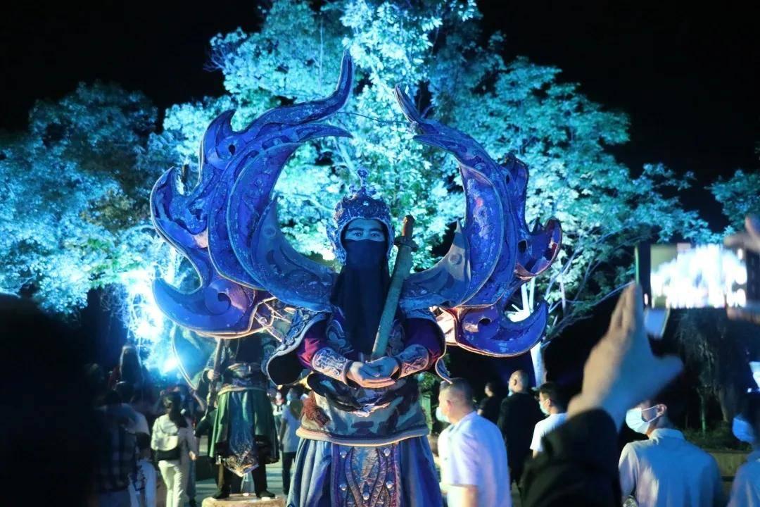 玄武云盘中异动 早盘股价大涨5.13%报2.461港元